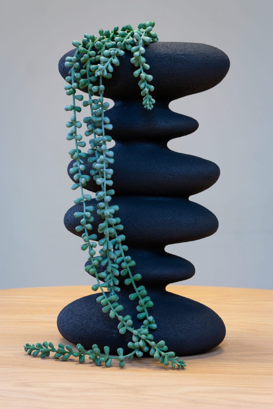 CYBE-VASE-TIA-BLK-3-scaled-2-1080x1620